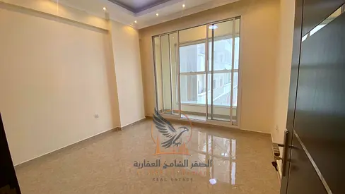 One-bedroom apartment with a living room, excellent finishing, new building with private parking, prime location, and close to all services.