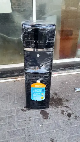 Bottom load water dispenser