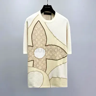 Title: Louis Vuitton Cream Graphic T-Shirt