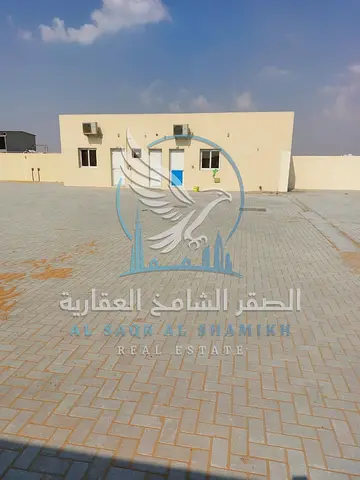 للإيجار السنوي حوطه في الصجعه الشارقة فرصة ممتازة مساحة: 22 الف قدم مربع كهرباء 50 كليو