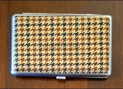 Useful Case حامل مفيد