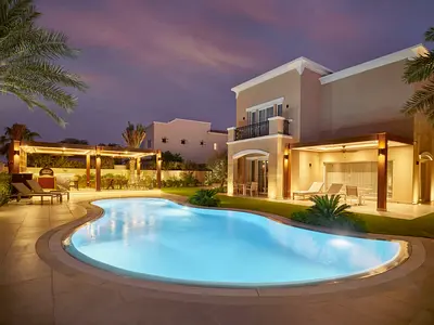 Private villa with landscaped garden and swimming pool lights Chiller + water heat & cool system