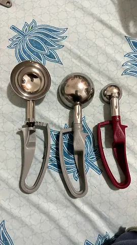 Brand New Bonzer Brand Set of 3 Ice Cream / Portion Scoops — Stainless Steel