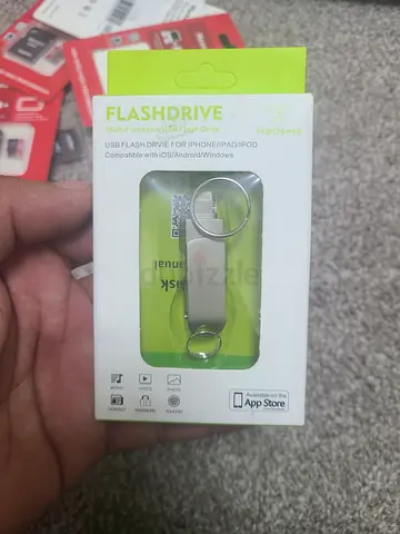 256 GB USB Flash Drive Keychain - New in Box
