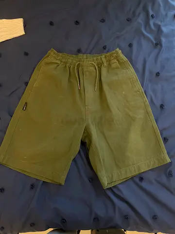 Khaki green casual drawstring shorts