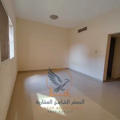 إيجار سنوي في عجمان استوديو واسع بمطبخ منفصل شارع الملك فيصل تكييف مركزي جاهز للسكن الفوري