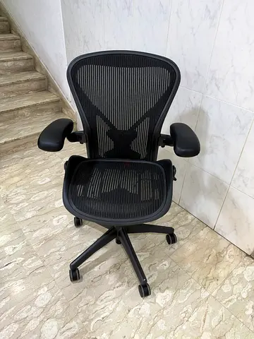 For selling Herman miller Areon chair size B and C available