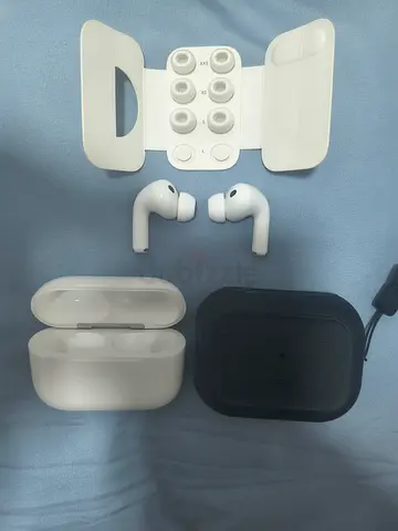 Apple AirPods Pro + Premium Black ESR Case + Ear Tips