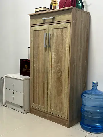 Compact wooden wardrobe / storage cabinet in good condition