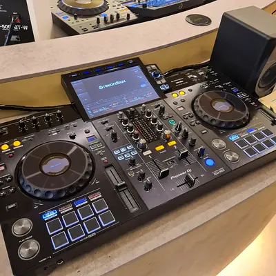 The Pioneer DJ XDJ-RX3 + Pioneer speakers + protective case