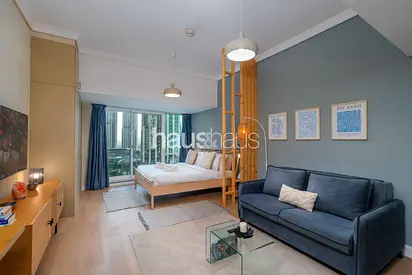 Near Metro | Chic and Fully Equipped | Spacious