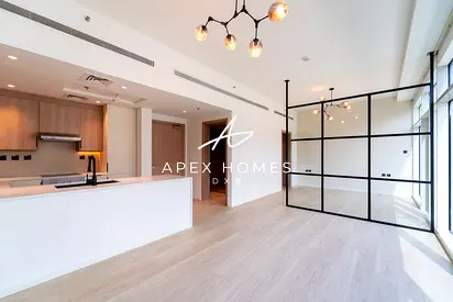 Vacant | Upgraded | Prime Location