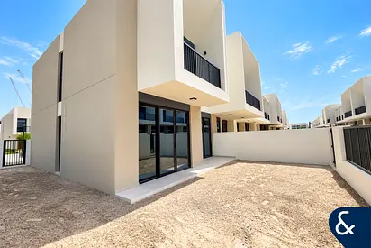 4 Bed + Maids | End Unit | Spacious
