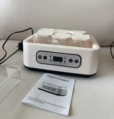 Yogurt maker