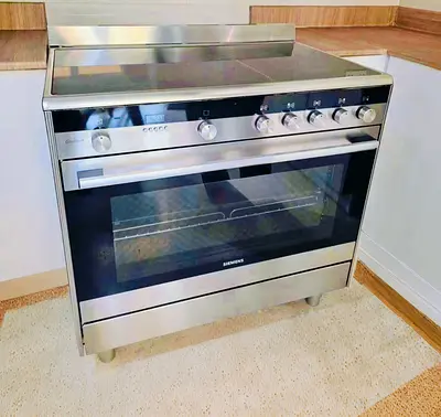 Siemens German-Made Electric Ceramic Cooker – iQ700 Premium Series