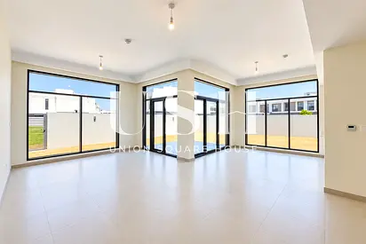 Corner 4BR Villa | Largest Plot | Landscaped