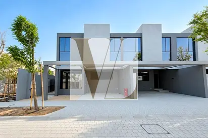 Corner End Unit | 4 BR Townhouse | Fully Modernised