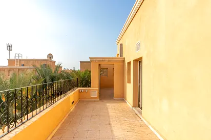 Huge 3BR l |Private Backyard l Facilities l Modern Style