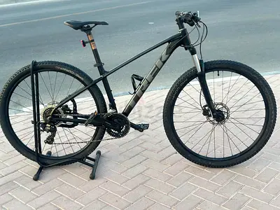 Trek Marlin 5 2023 model 29" Mountain Bike - Good Condition, Ready to Ride