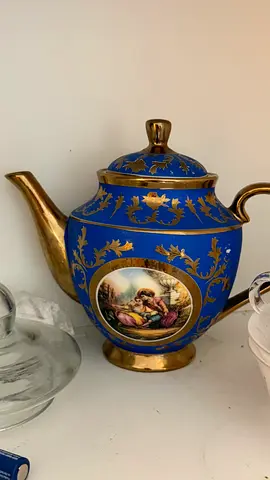 Tea pot