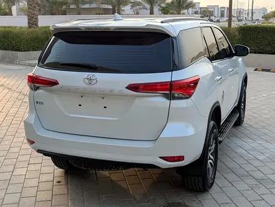 2023 Toyota FORTUNER 缩略图 11