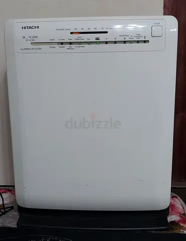 Hitachi Air Purifier with water tank