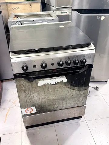 Used freestanding gas stove with oven - needs cleaning / repair