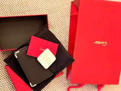 An authentic Cartier cardholder, entirely new. made in Italy