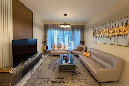 Mid Floor | Furnished | Upgraded | Vacant Now