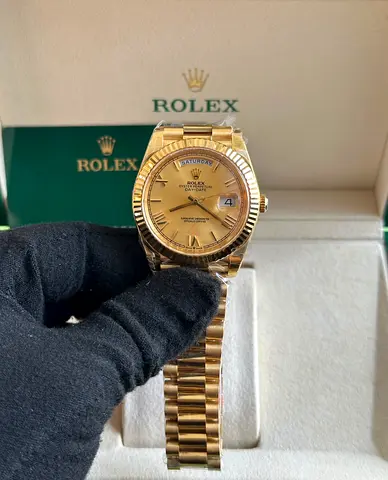 Rolex Oyster Perpetual Day-Date 40 crafted in yellow gold