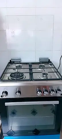 4-burner Stainless Steel Gas Cooker with Oven - new