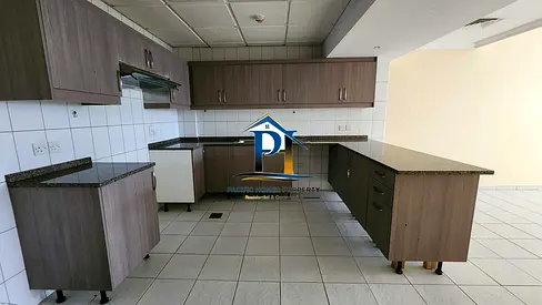 WALKING DISTANCE TO METRO| SCHOOL | FAMILY BUILDING| 1 BHK