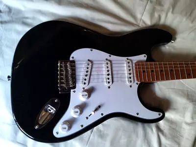 Harley Benton ST62 Vintage Series , a cheap Classic Vibe