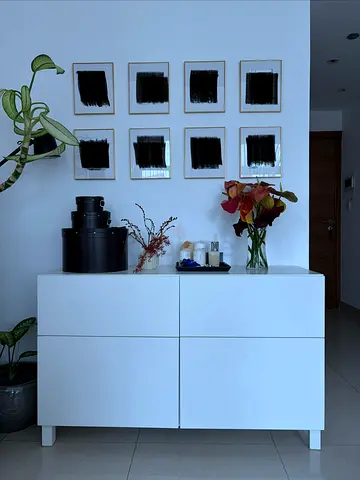 Cabinet / console / sideboard