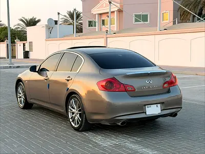 2011 Infiniti G37 photo 1