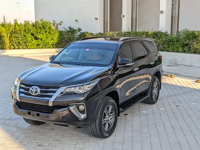 2016 Toyota FORTUNER photo 2