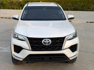 2023 Toyota FORTUNER photo 3