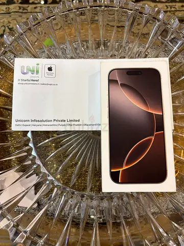 Iphone 16 pro 256 gb, Just like new, with bill and box.