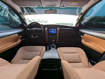 2022 Toyota FORTUNER photo 5