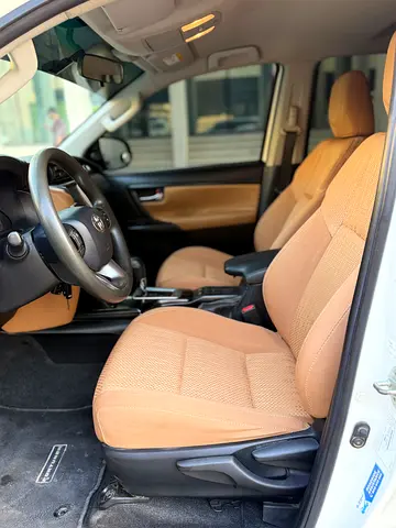 2022 Toyota FORTUNER photo 6