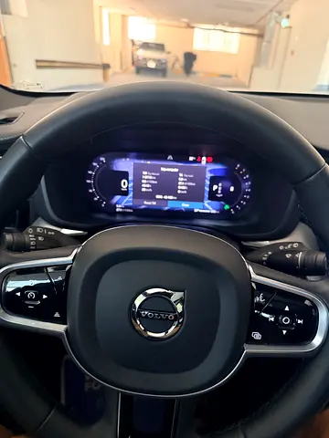 2023 Volvo XC60 photo 8