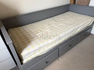 Ikea hemnes daybed with mattress and storage drawers