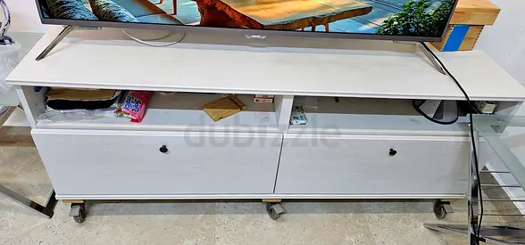 White table with Drawers on Wheels