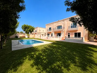 Luxury Villa |Private Pool & Garden| Service Block