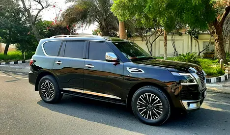 Nissan Patrol LE Platinum V8 Top 2023 Model No1 Option Sunroof Fully Automatic GCC Family Used Sale