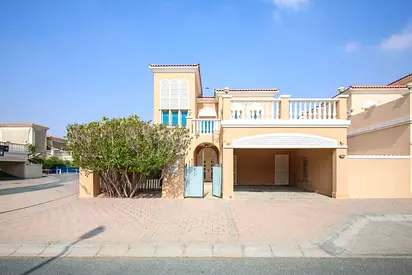 Vacant | Upgraded | Private Pool | Huge Plot