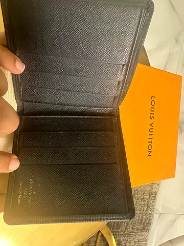 Louis Vuitton Black Epi Leather Men's Bifold Wallet - Good Condition