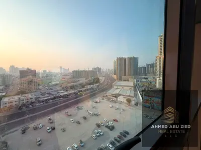 إطلالة مفتوحة بالكامل - غرفتا نوم رئيسيتان + صالة - صالة رياضية - مسبح - غاز - موقف سيارات - مساحة واسعة - قريب من جميع الخدمات -