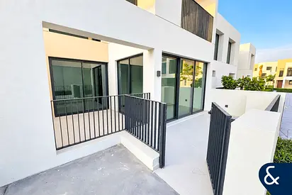 4 Bed + Maid | Triplex | Open Plan