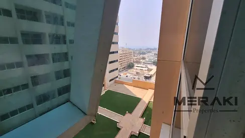 استديو عند دوار فيرونا بين دوار عجمان والشارقة